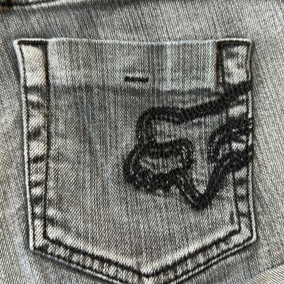 Fox black jean shorts size 0 four pockets two in form and two in back. - Picture 3 of 11